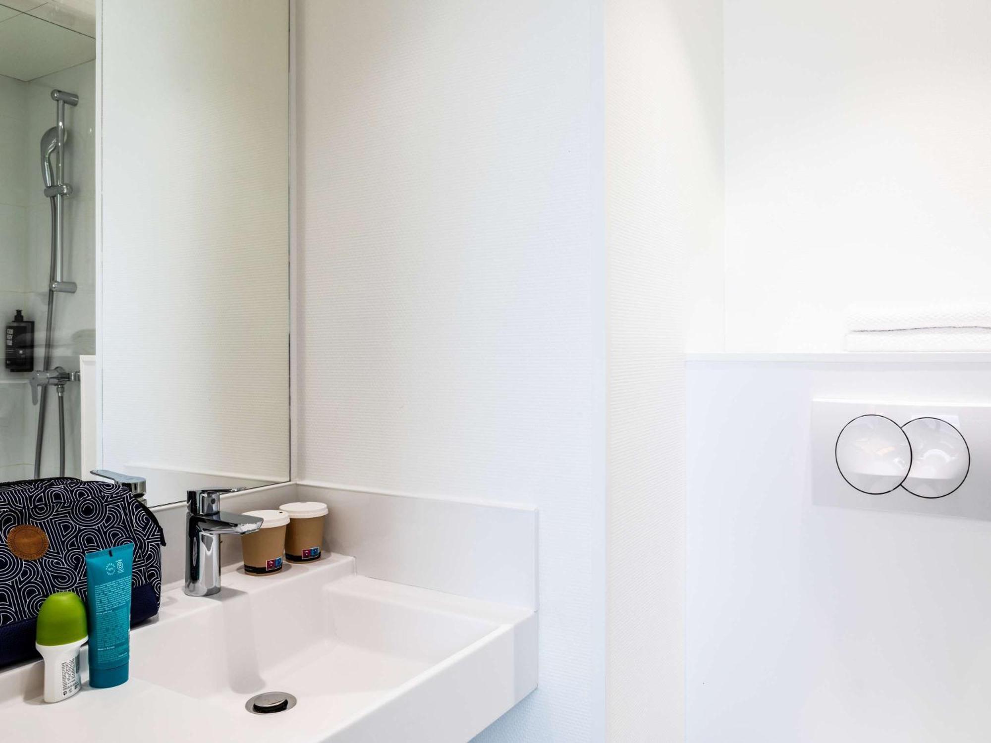 Ibis Budget Paris Porte De Montreuil Montreuil  Kültér fotó